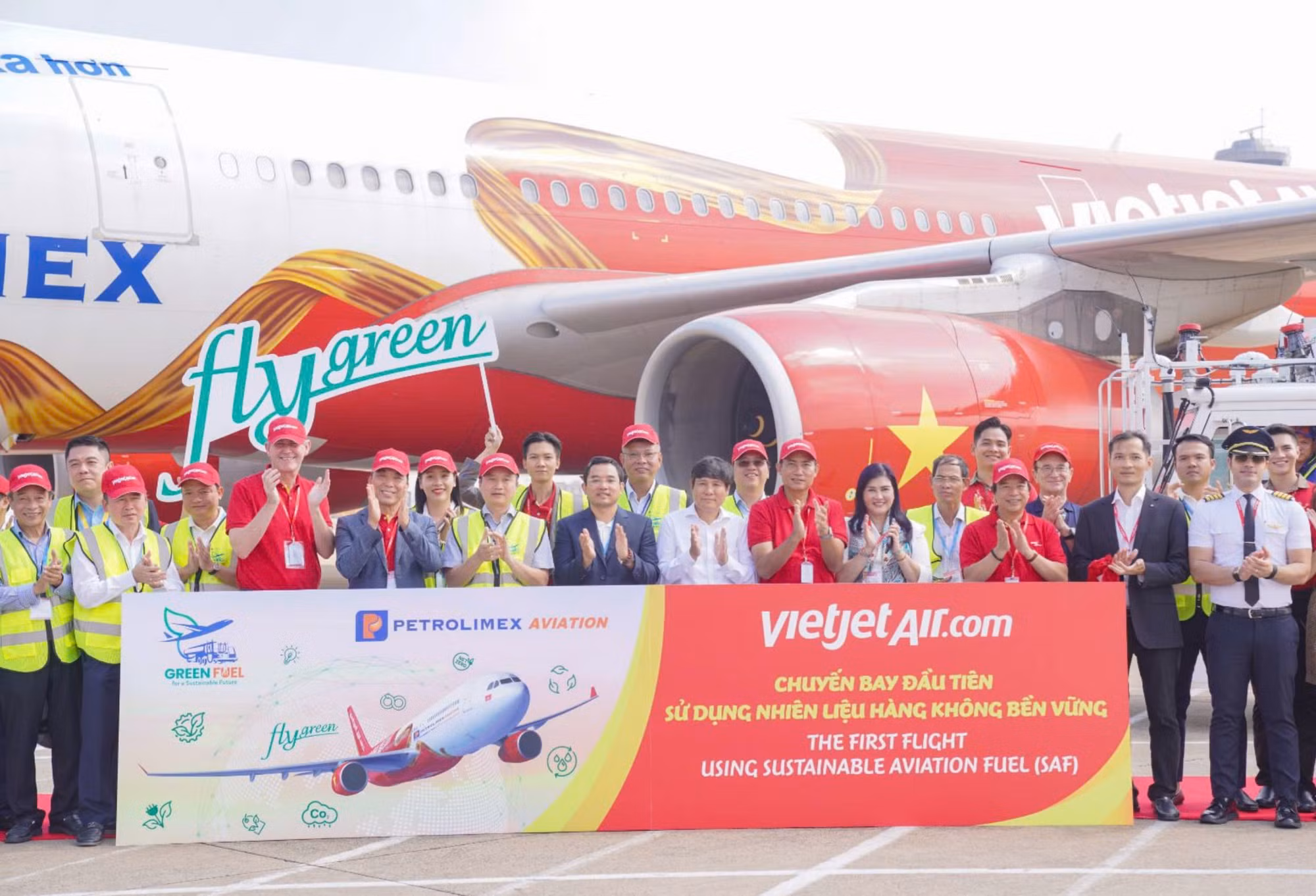 Vietjet có chuyến bay đầu tiên dùng nhiên liệu bền vững, giảm thải 80% carbon -1
