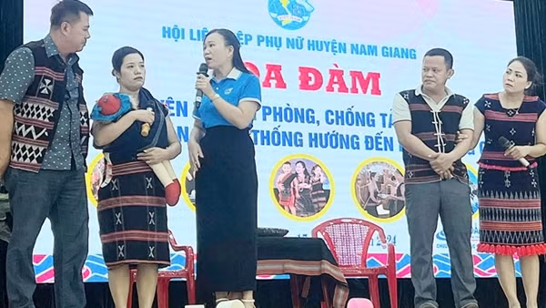 Tuyên truyền đẩy lùi nạn tảo hôn ở huyện miền núi Nam Giang