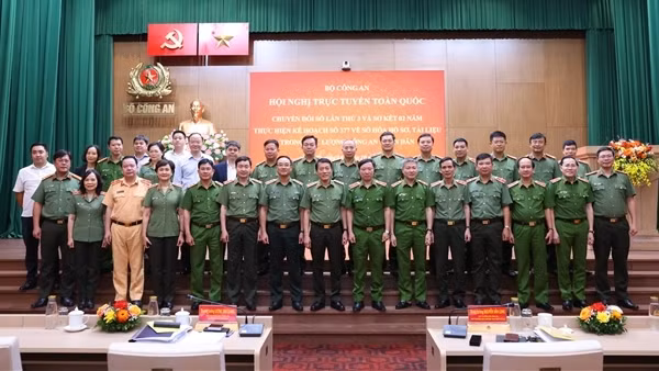 Tạo lập, kết nối, phát triển dữ liệu để chuyển đổi mạnh mẽ trạng thái làm việc trong CAND