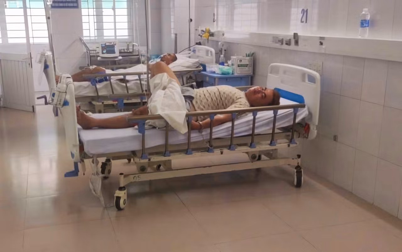 Sát hại bạn gái rồi trốn vào núi uống thuốc diệt cỏ tự tử -0