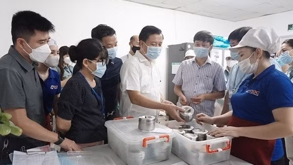 Thủ tướng yêu cầu tăng cường phòng ngừa, ngăn chặn ngộ độc thực phẩm