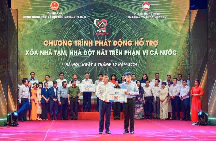 BIDV ủng hộ 100 tỷ đồng chung tay xóa nhà tạm, nhà dột nát -0