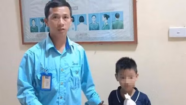 Nhân viên Transerco tìm nhà cho cháu bé bị lạc