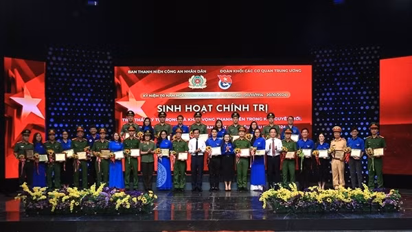 Đoàn viên thanh niên tiếp nối tinh thần của Anh hùng liệt sĩ Lý Tự Trọng