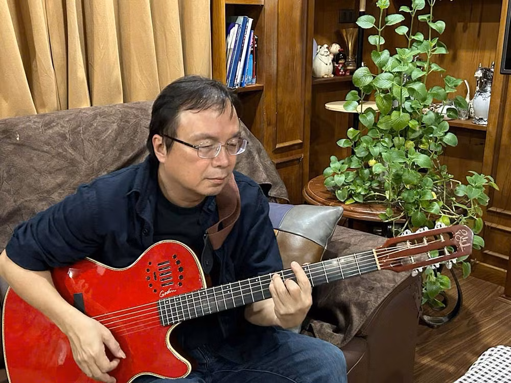 Nhà thơ Nguyễn Tiến Thanh: Xuyên qua 