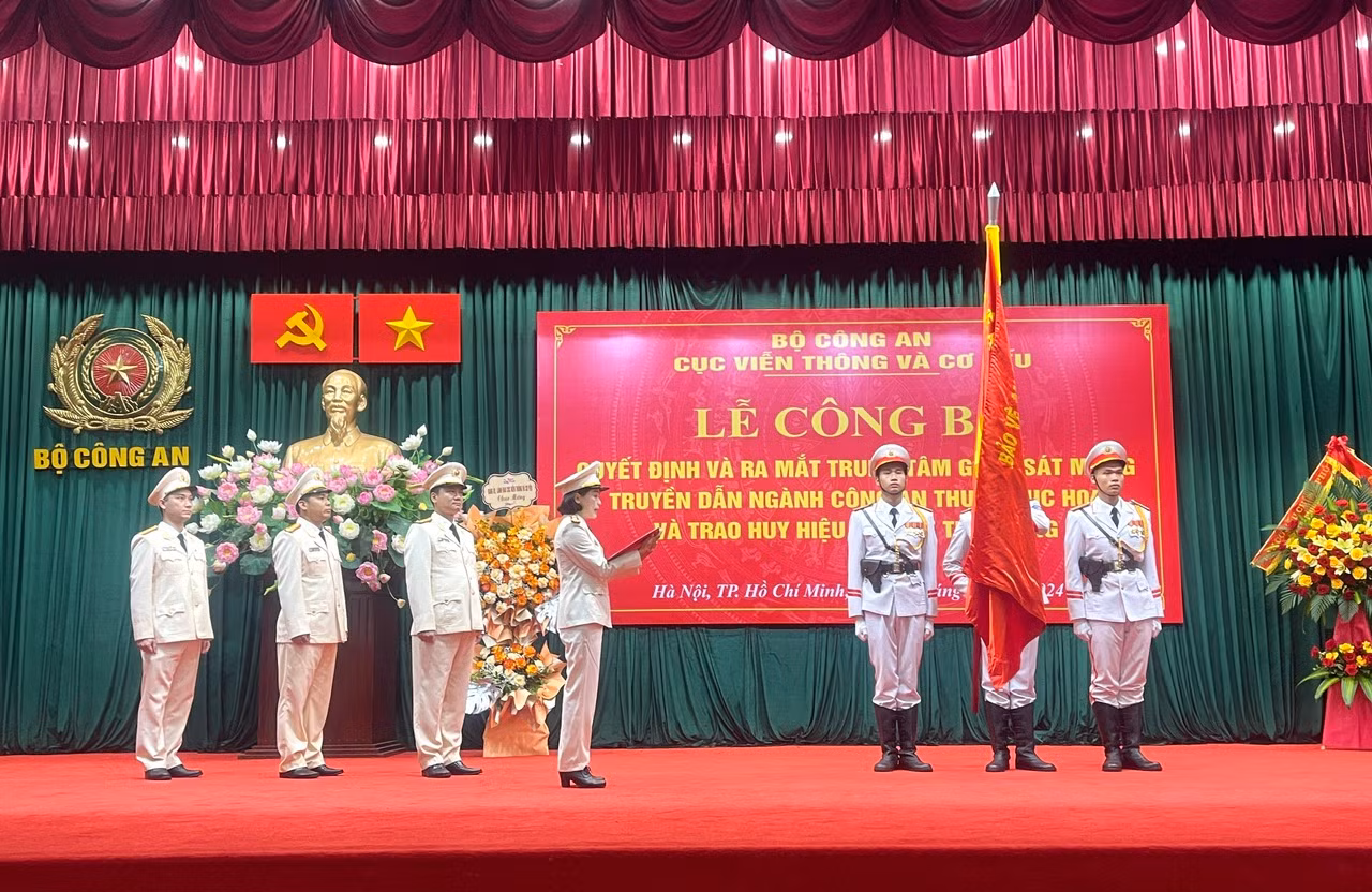 Công bố quyết định và ra mắt Trung tâm Giám sát mạng truyền dẫn ngành Công an -0
