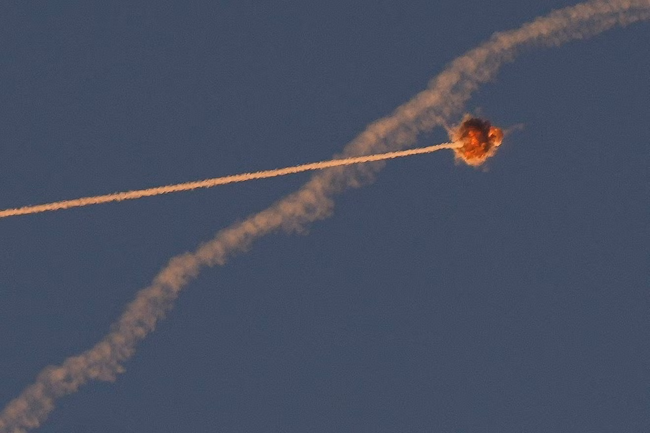 Hezbollah phóng 