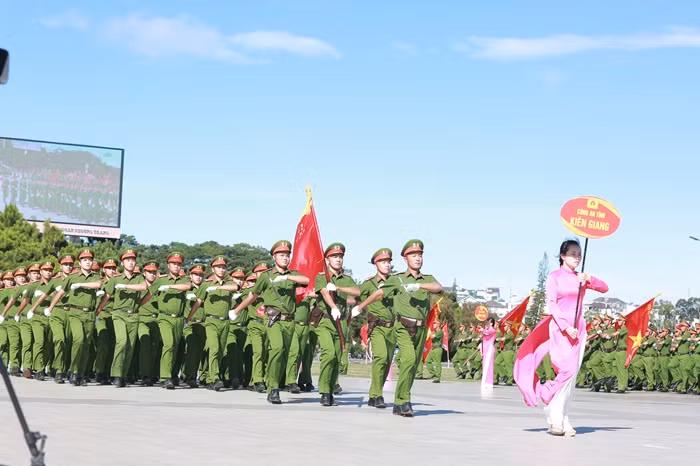 Tưng bừng khai mạc Đại hội Khỏe Vì An ninh Tổ quốc -2