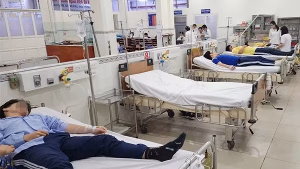 Điều tra nguyên nhân 6 trường hợp ngộ độc thực phẩm tại Trường THPT Lê Quý Đôn