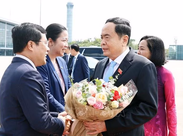 Chủ tịch Quốc hội Trần Thanh Mẫn lên đường thăm chính thức Lào và tham dự Đại hội đồng AIPA-45 -0
