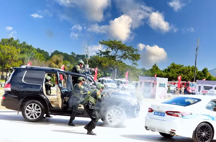 Lực lượng Công an phô diễn sức mạnh tại Đại hội Khỏe Vì An ninh Tổ quốc -4