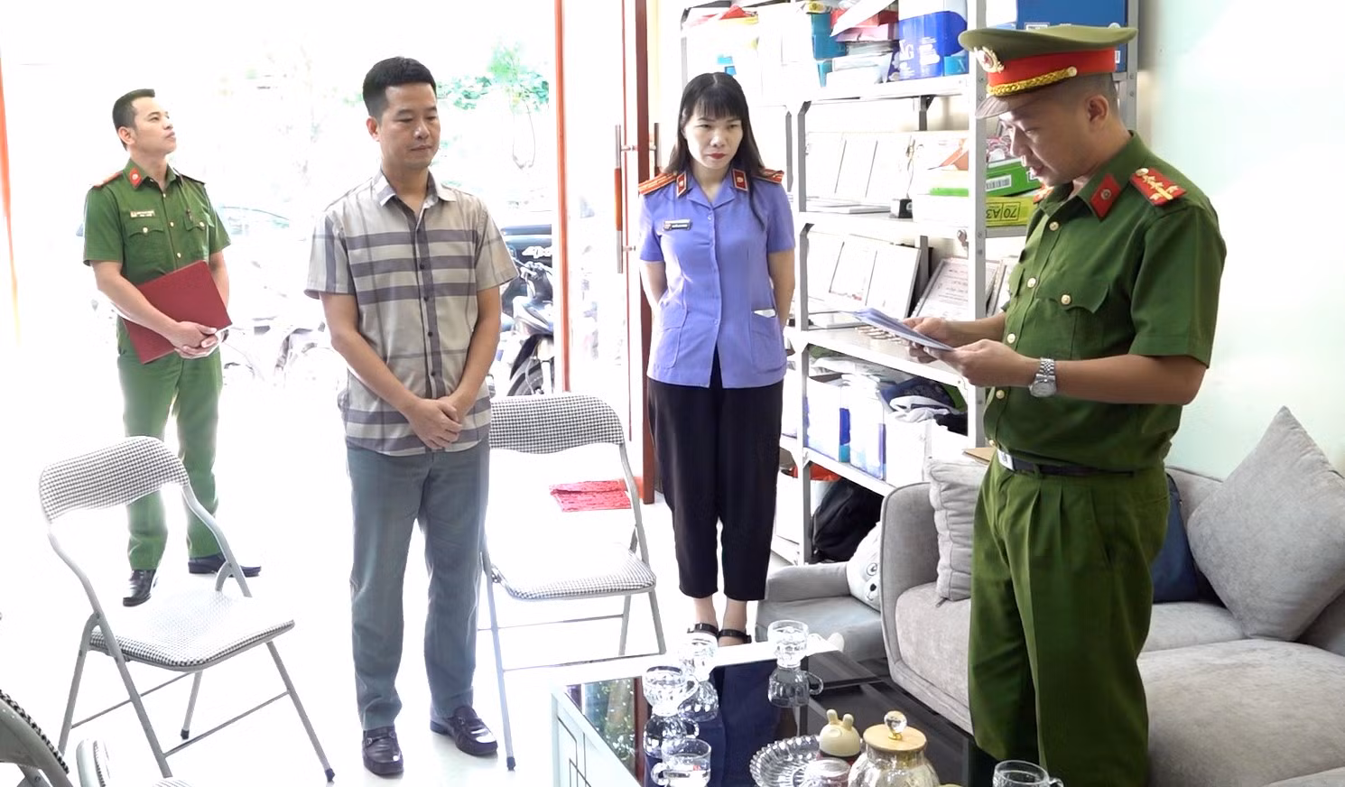 cơ quan cảnh sát điều tra công an tỉnh lạng sơn ra quyết định khởi tố vụ án, khởi tố bị can đối với nguyễn minh tuấn về hành vi làm giả tài liệu của cơ quan, tổ chức.jpg -0