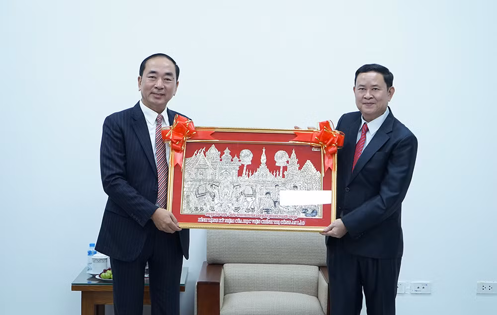 Bộ Công an hai nước Việt Nam – Lào thắt chặt tình đoàn kết, thắm tình hữu nghị -1