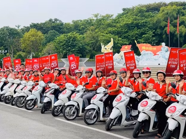 Viettel tri ân khách hàng nhân kỷ niệm 20 năm kinh doanh dịch vụ di động -0