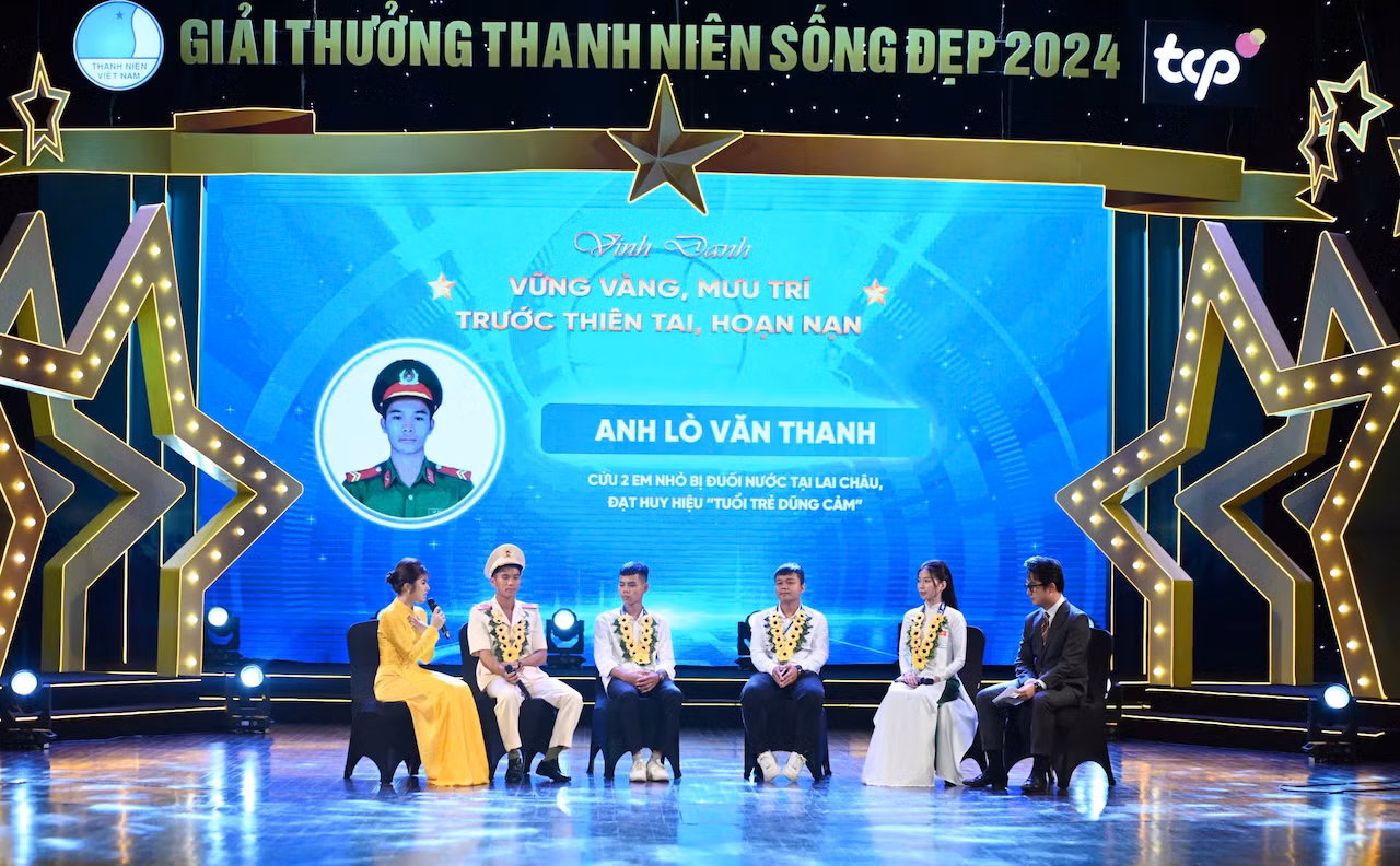 Vinh danh 20 gương 