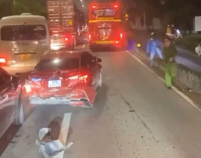 Vẫn nóng cung đường thuốc lá lậu -0