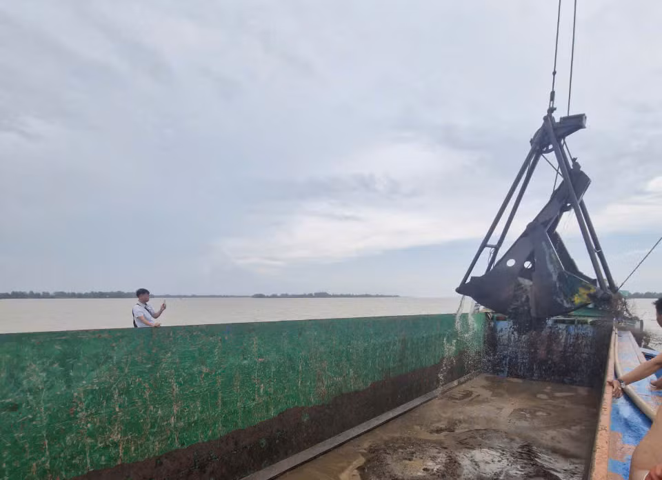 Sóc Trăng khai thác thêm mỏ cát phục vụ cao tốc -1