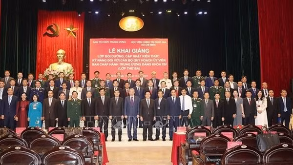 Tổng Bí thư, Chủ tịch nước Tô Lâm dự khai giảng lớp bồi dưỡng cán bộ quy hoạch Ủy viên Trung ương Đảng