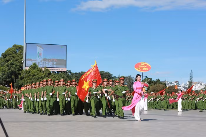 Tưng bừng khai mạc Đại hội Khỏe Vì An ninh Tổ quốc -2