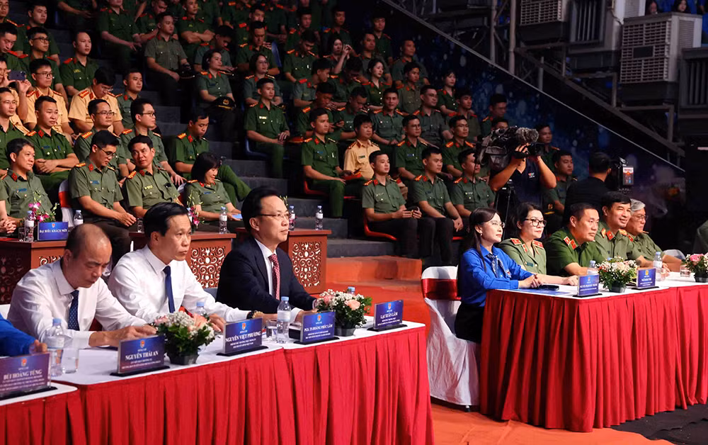 Đoàn viên thanh niên tiếp nối tinh thần của Anh hùng liệt sĩ Lý Tự Trọng -0