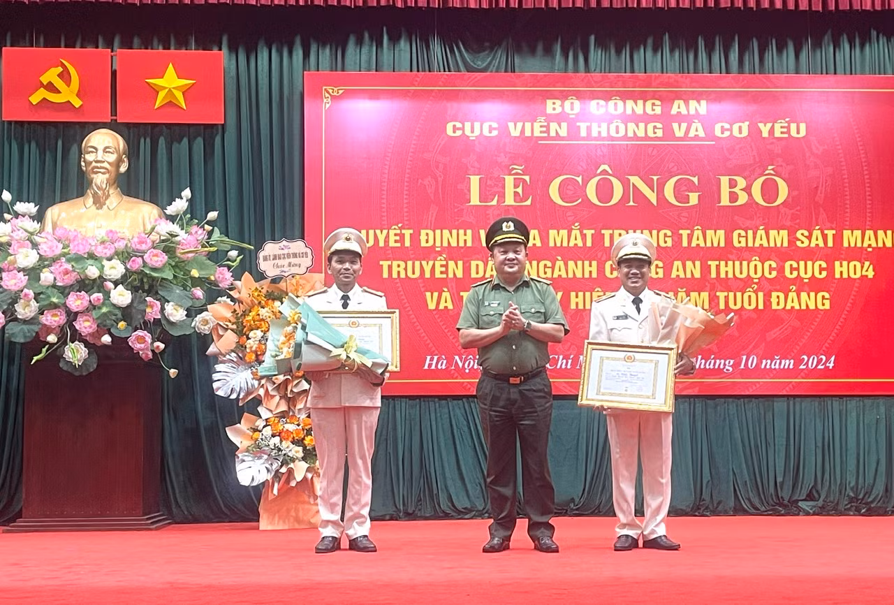 Công bố quyết định và ra mắt Trung tâm Giám sát mạng truyền dẫn ngành Công an -0