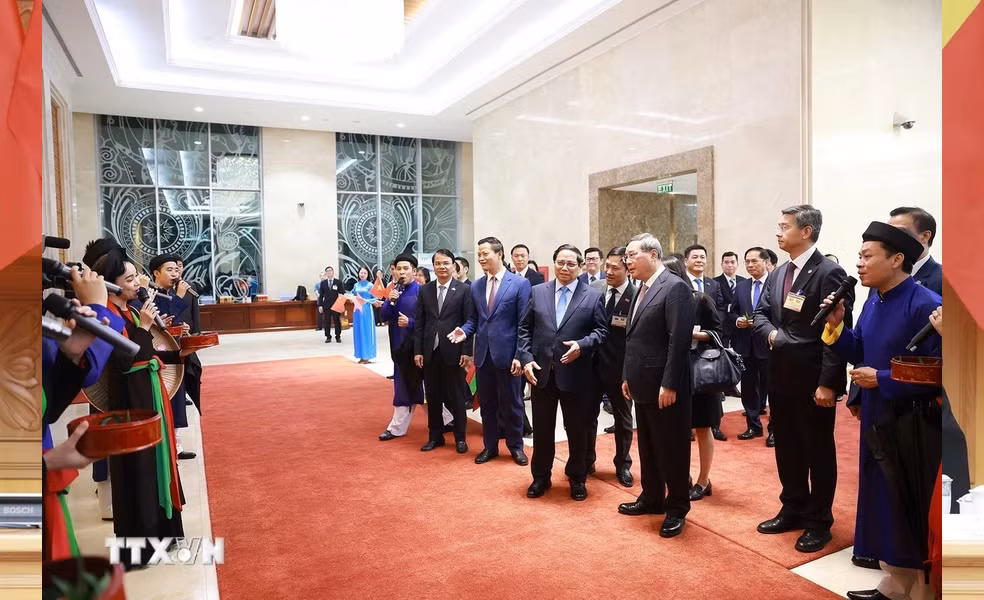 Thủ tướng Việt Nam và Trung Quốc cùng thưởng thức văn hóa truyền thống -4