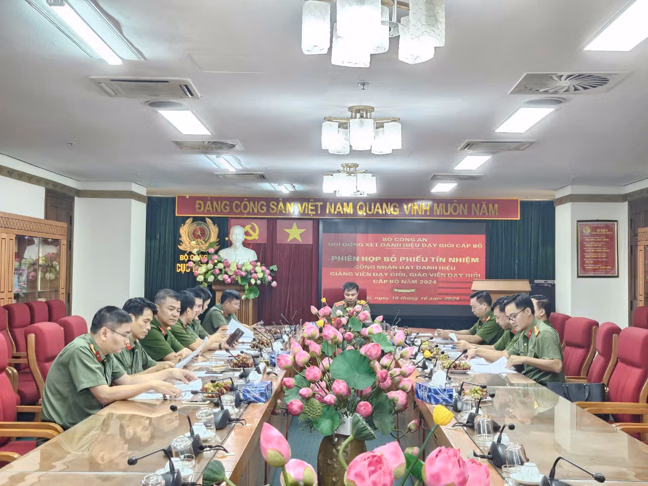 Công nhận 48 nhà giáo CAND đạt danh hiệu giảng viên, giáo viên dạy giỏi cấp Bộ -0