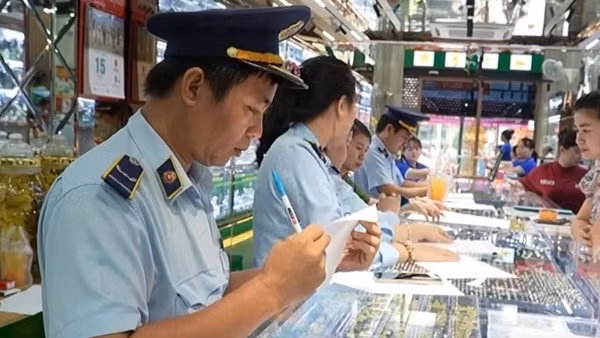 Xử phạt nhiều cơ sở kinh doanh vàng vi phạm