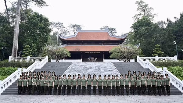 Hội Phụ nữ Cụm thi đua số 1 tổ chức sinh hoạt chính trị tại Khu di tích K9