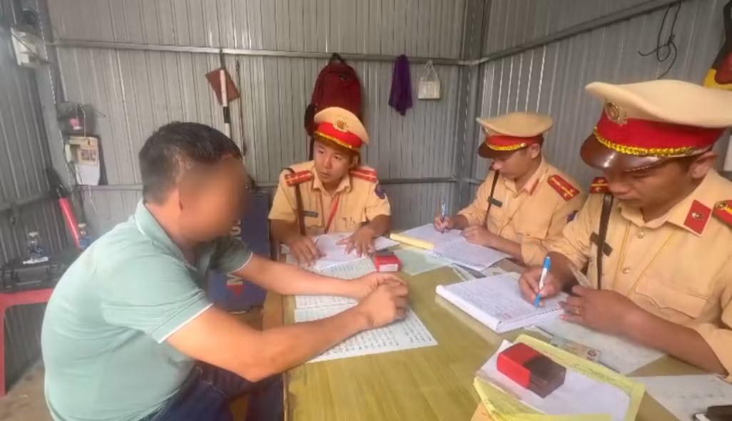 Liên tiếp phát hiện nhiều tài xế lái xe khách có sử dụng ma túy -0