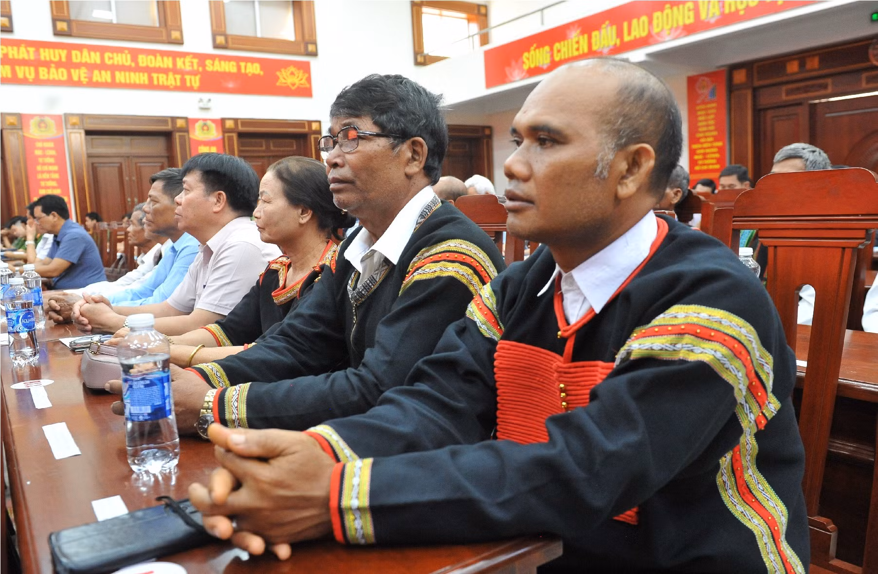 Biểu dương điển hình tiên tiến trong phong trào Toàn dân bảo vệ ANTQ -0