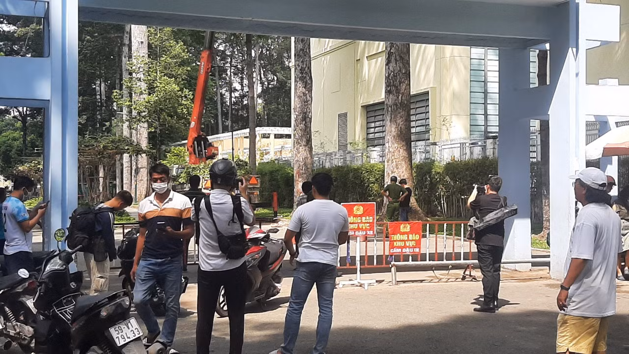 Khẩn trương điều tra vụ cây xanh tét nhánh khiến 5 người thương vong trong công viên -0
