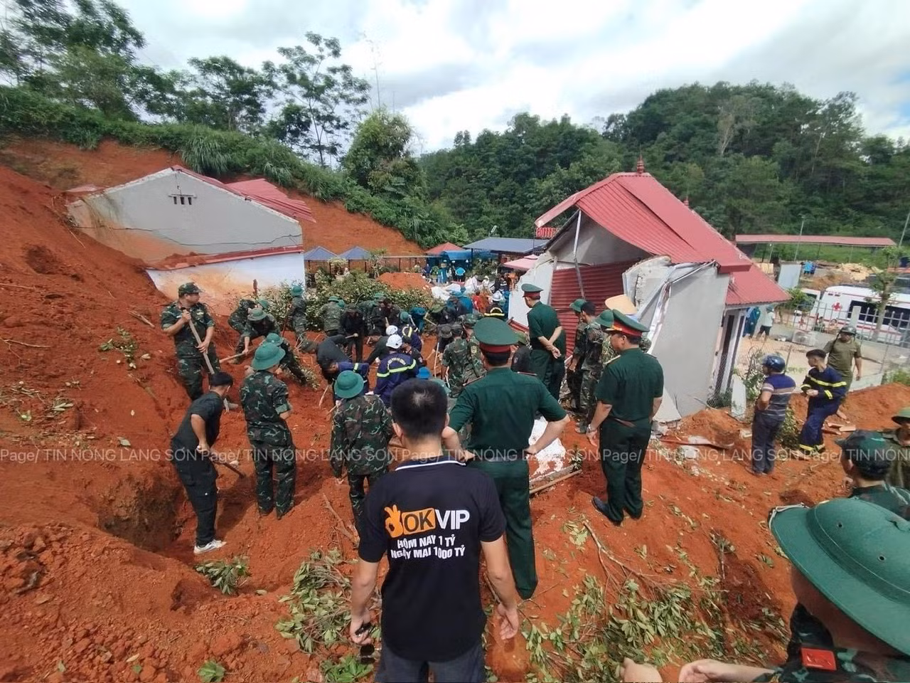 Khẩn trương&nbsp;khắc phục hậu quả vụ sạt lở đất khiến 2 người tử vong tại Lạng Sơn -1