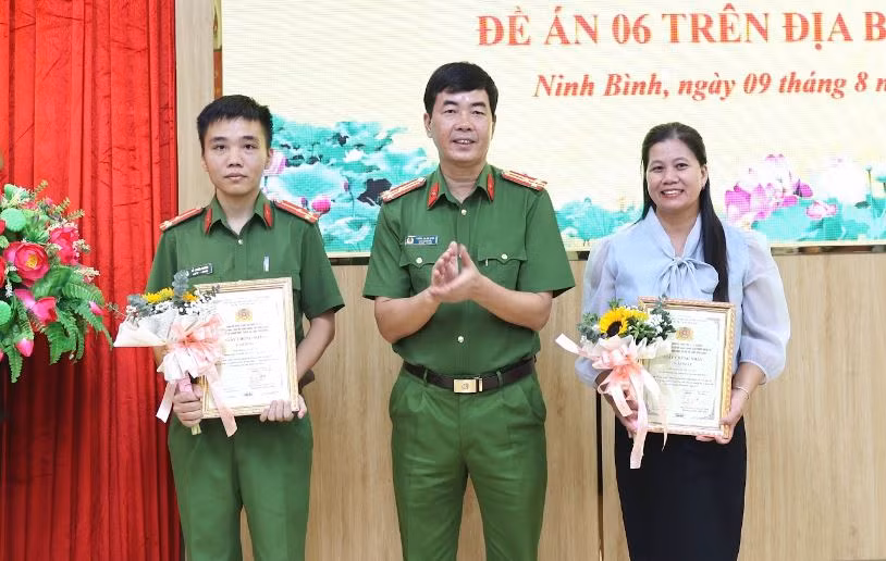 Trao giải cuộc thi trực tuyến tìm hiểu pháp luật, Đề án 06 -0