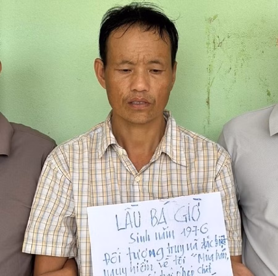 Công an huyện Kỳ Sơn xuất ngoại bắt đối tượng truy nã -0