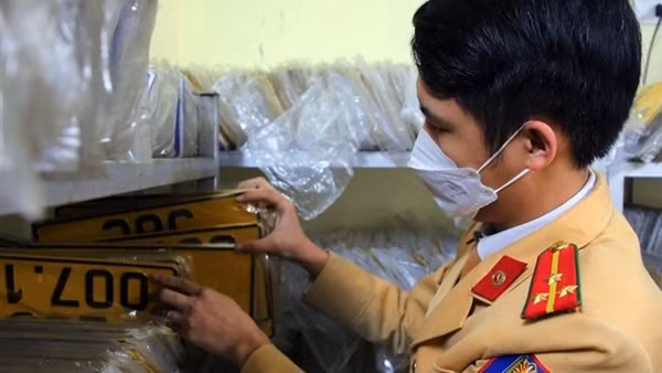 Thu về ngân sách Nhà nước hơn 2,700 tỷ đồng sau 4 phiên đấu giá biển số xe ô tô