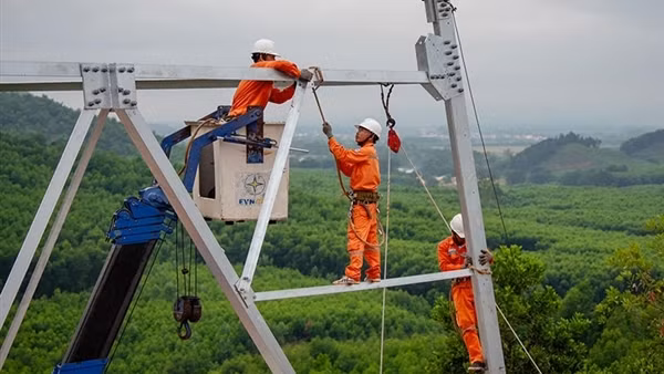 EVN đưa vào vận hành 57 công trình lưới điện