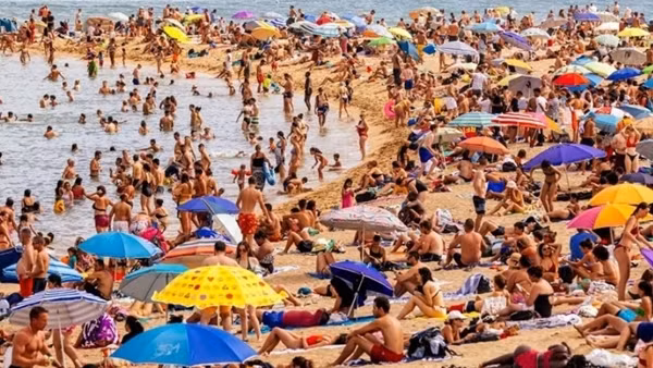 Châu Âu tìm cách “hạ nhiệt” du lịch