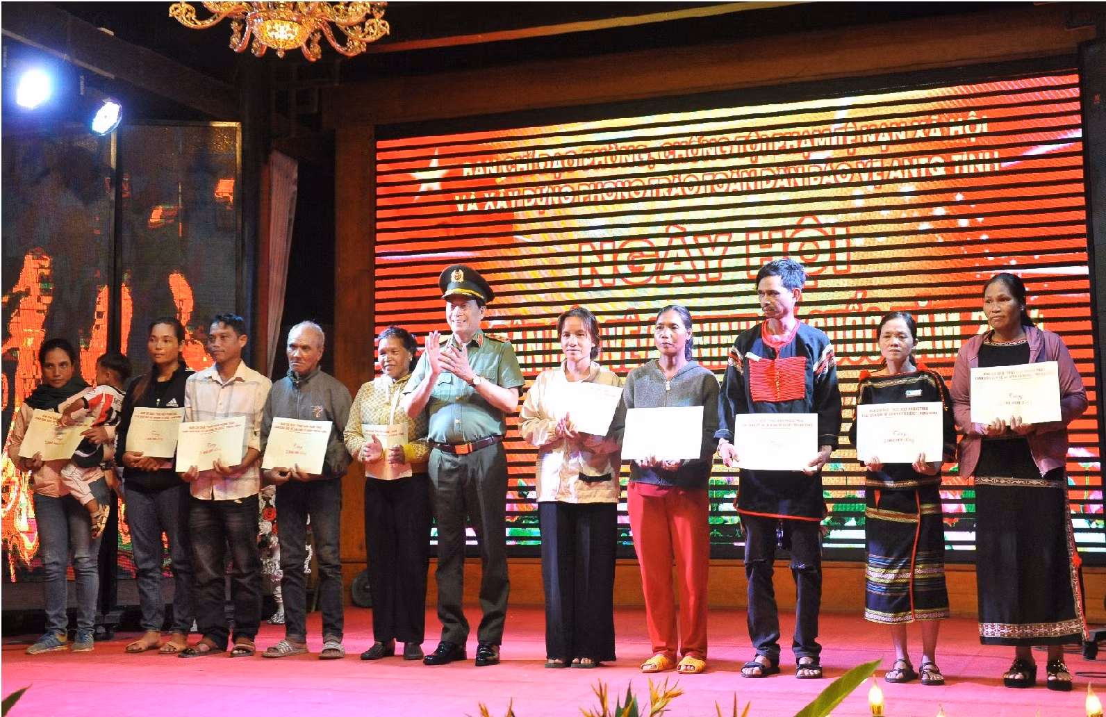Thứ trưởng Lê Quốc Hùng dự Ngày hội Toàn dân bảo vệ an ninh Tổ quốc tại Đắk Lắk -0