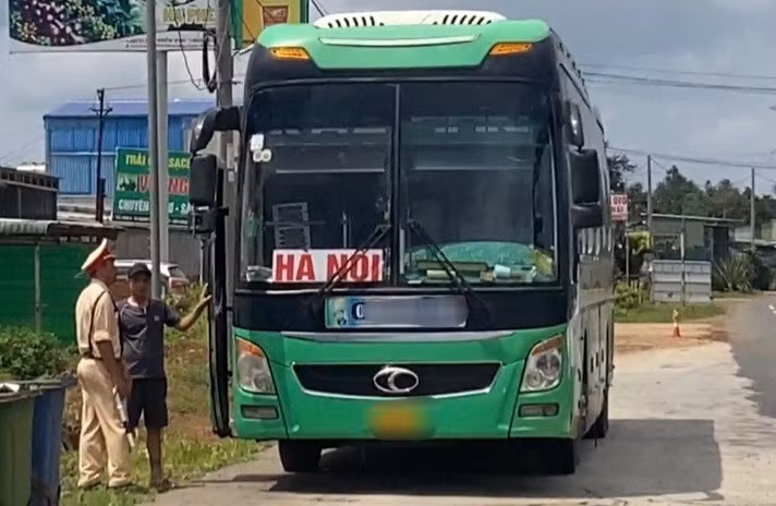 Liên tiếp phát hiện nhiều tài xế lái xe khách có sử dụng ma túy -0