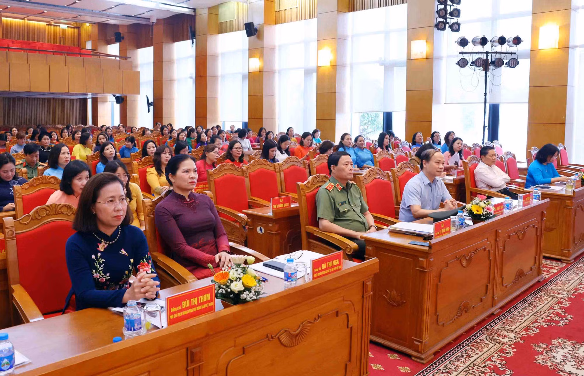 Tôn vinh 31 tập thể, 35 cá nhân phụ nữ điển hình tiên tiến trong phong trào toàn sân bảo vệ ANTQ khu vực phía Bắc -0