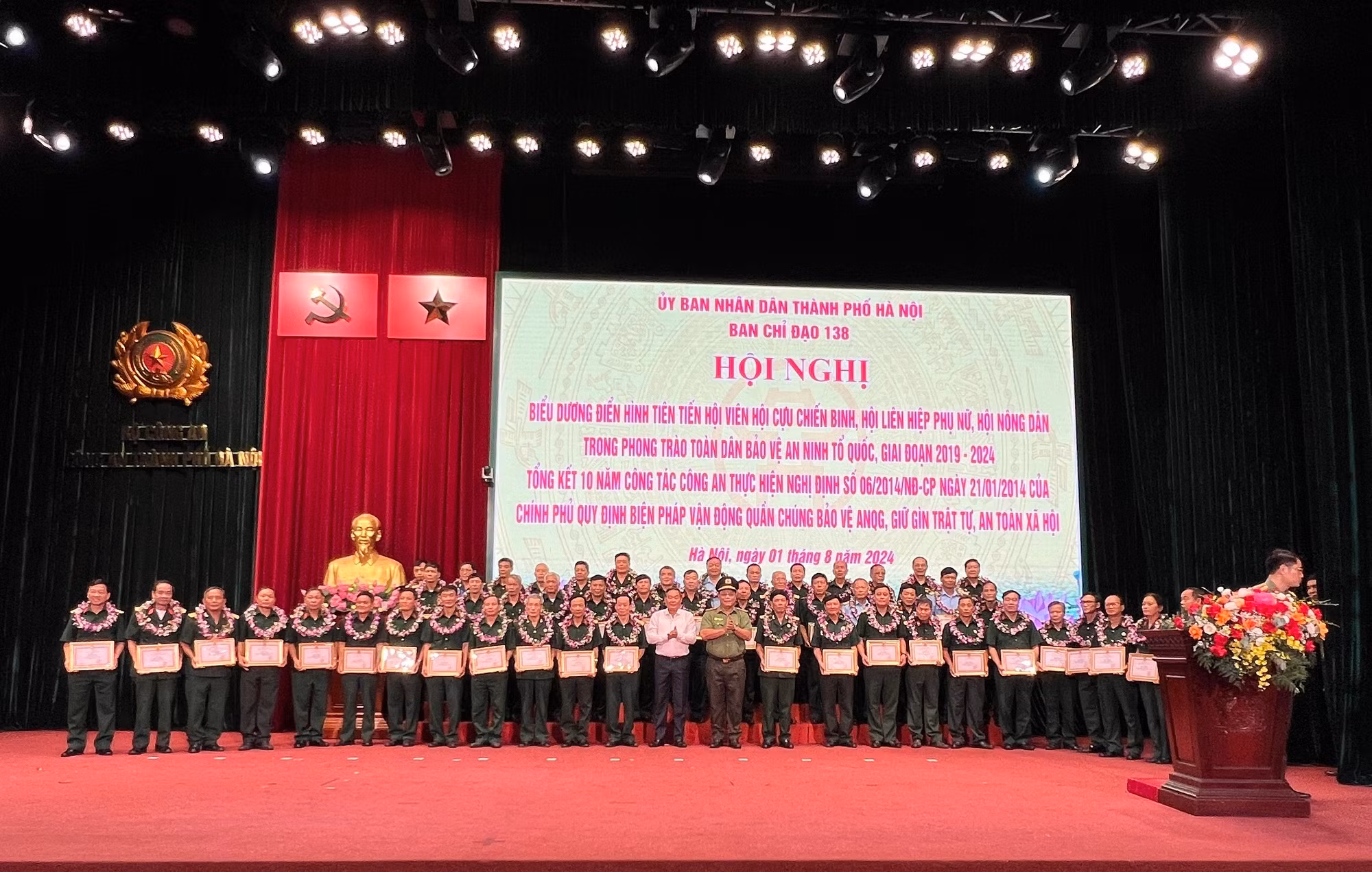 Hà Nội biểu dương nhiều điển hình tiên tiến trong phong trào toàn dân bảo vệ an ninh Tổ quốc -0