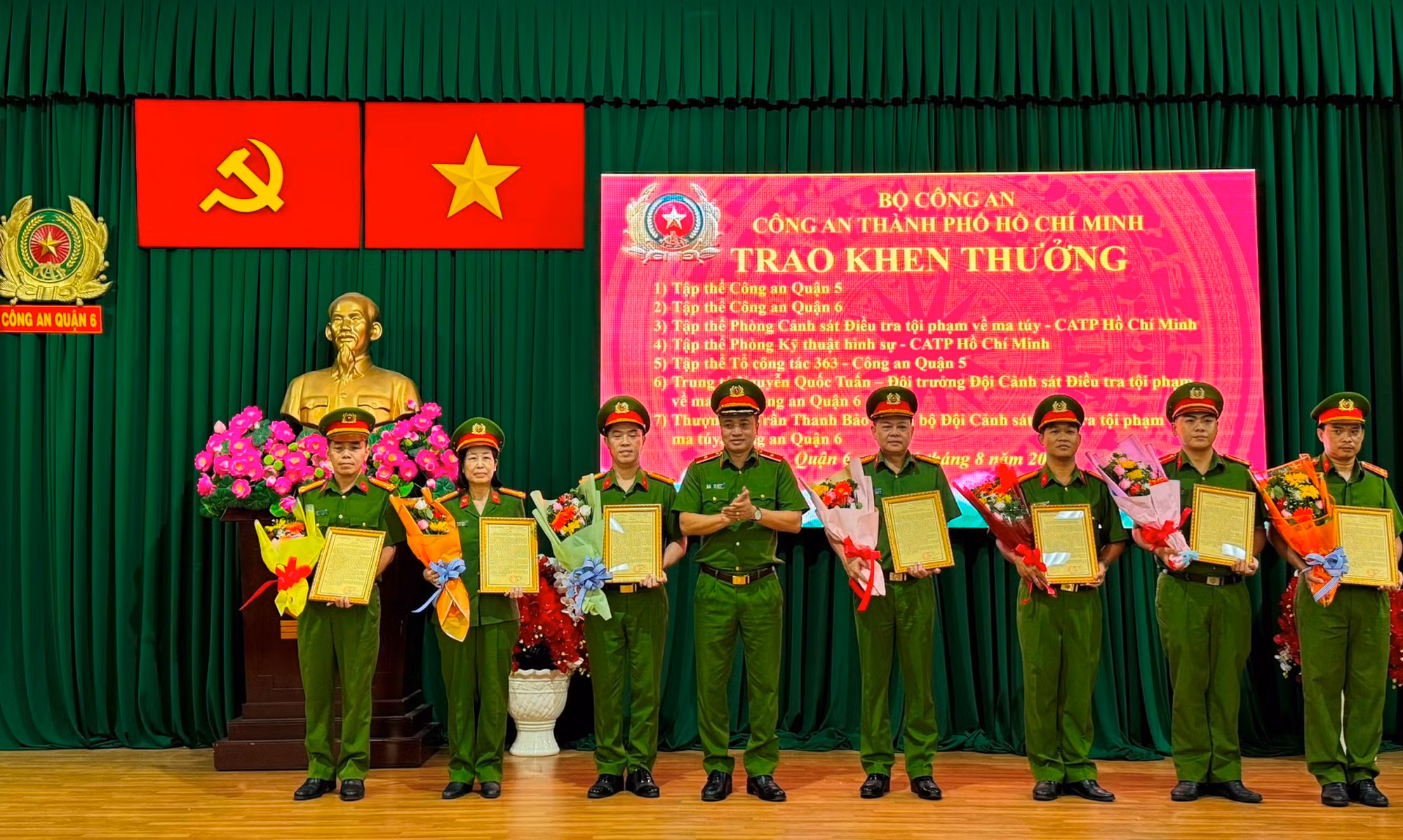 Công an TP Hồ Chí Minh khen thưởng các đơn vị phá đường dây ma túy, tiền giả… -0