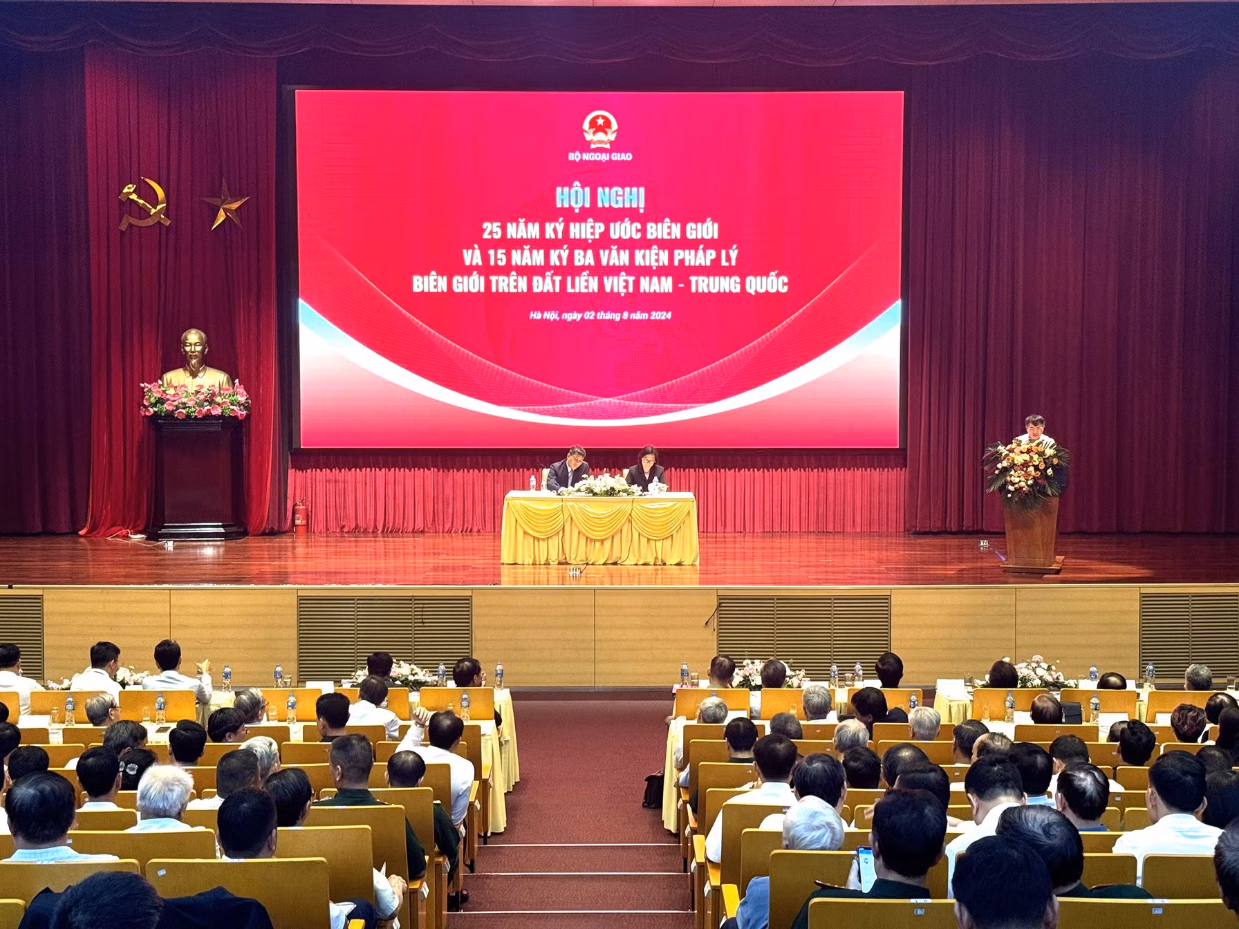 Hội nghị 25 năm -0