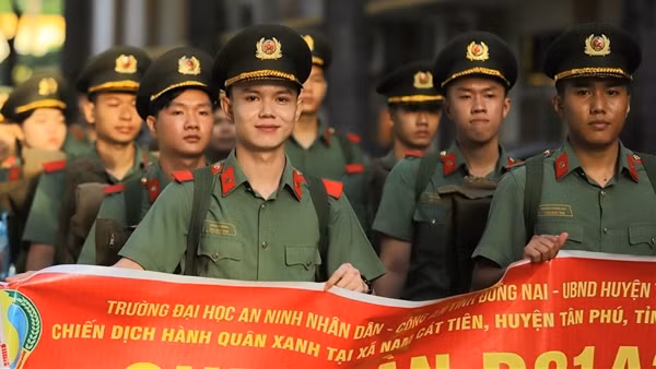 Gần 400 giảng viên và học viên ANND “3 cùng” với người dân Đồng Nai