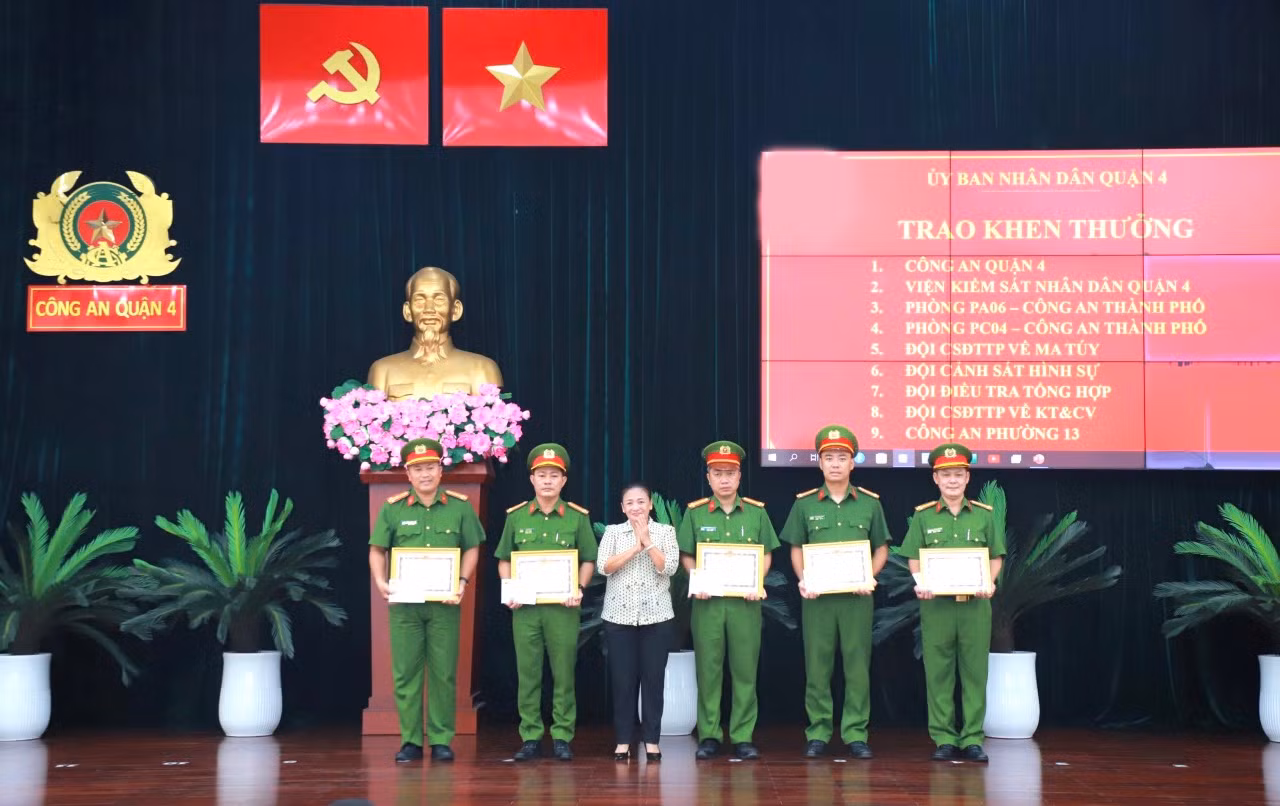 Khen thưởng các tập thể triệt phá đường dây ma túy từ Campuchia về Việt Nam tiêu thụ -0