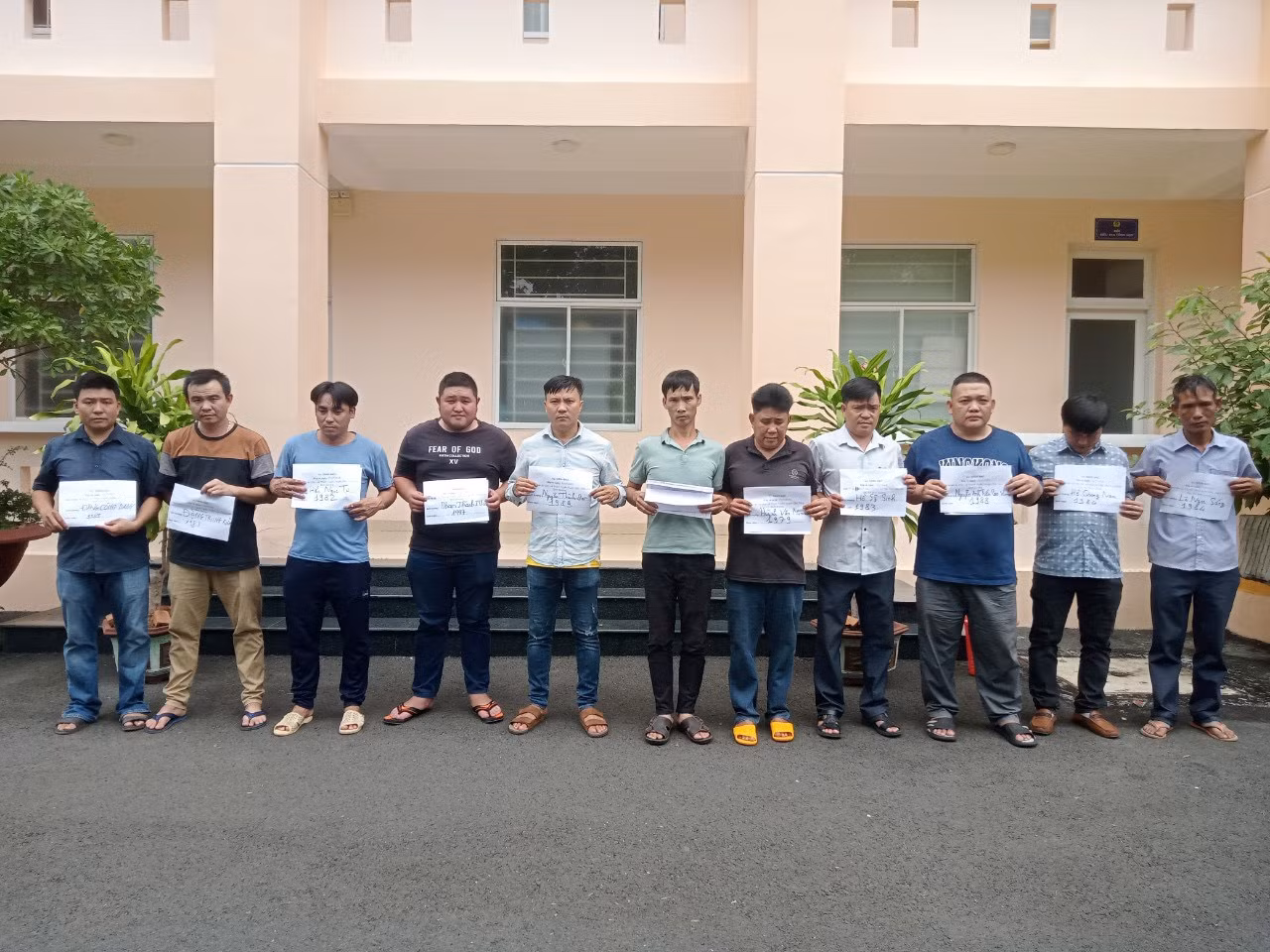 Khởi tố 18 đối tượng cá độ bóng đá qua mạng -0