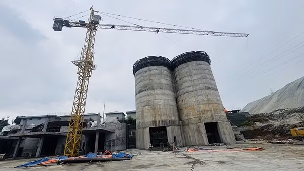 Tai nạn lao động tại nhà máy nghiền xỉ thải làm 2 người chết, 4 người bị thương