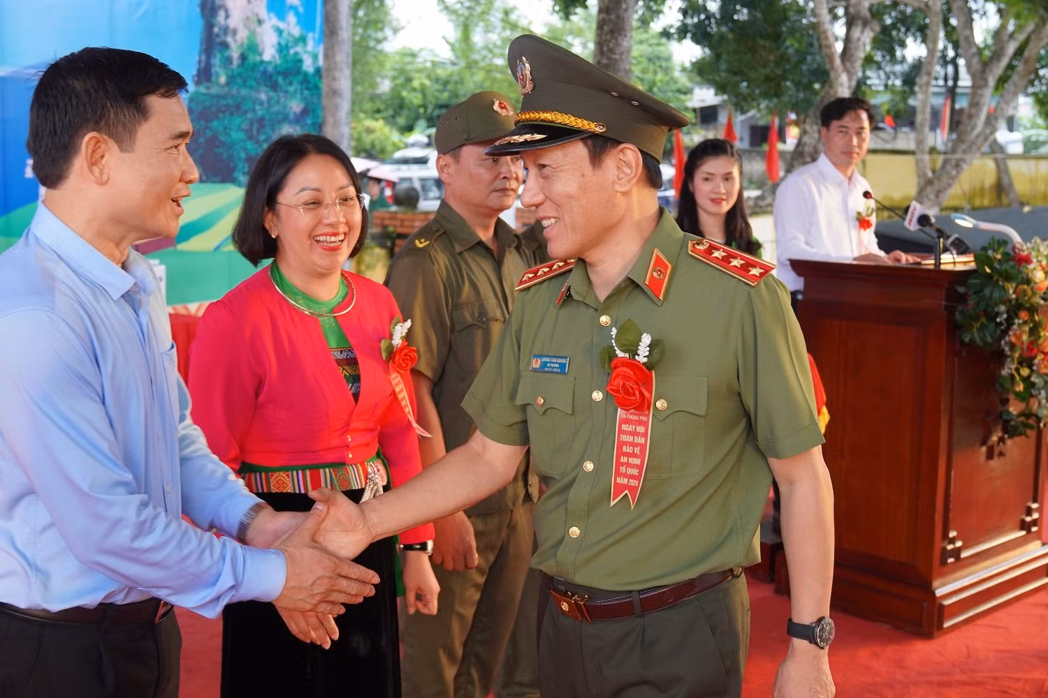 Nô nức Ngày hội toàn dân bảo vệ an ninh Tổ quốc tại xã Phong Phú- cái nôi văn hóa của vùng Mường Bi -0