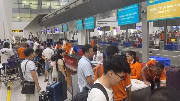 Giá vé máy bay có dấu hiệu giảm nhiệt